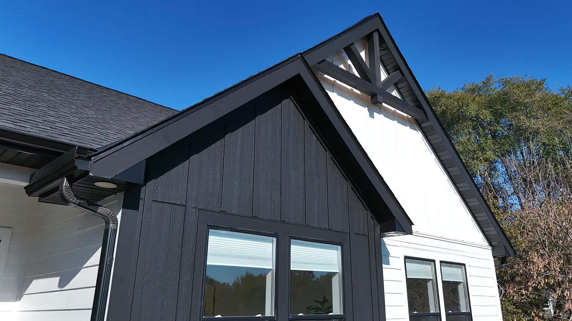 James Hardie siding installation on Minnesota home